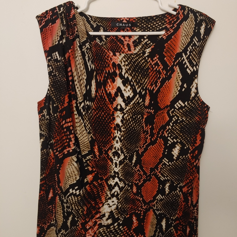 Chaus top